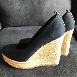 Like new Black Aldo Canvas Wedge Shoes